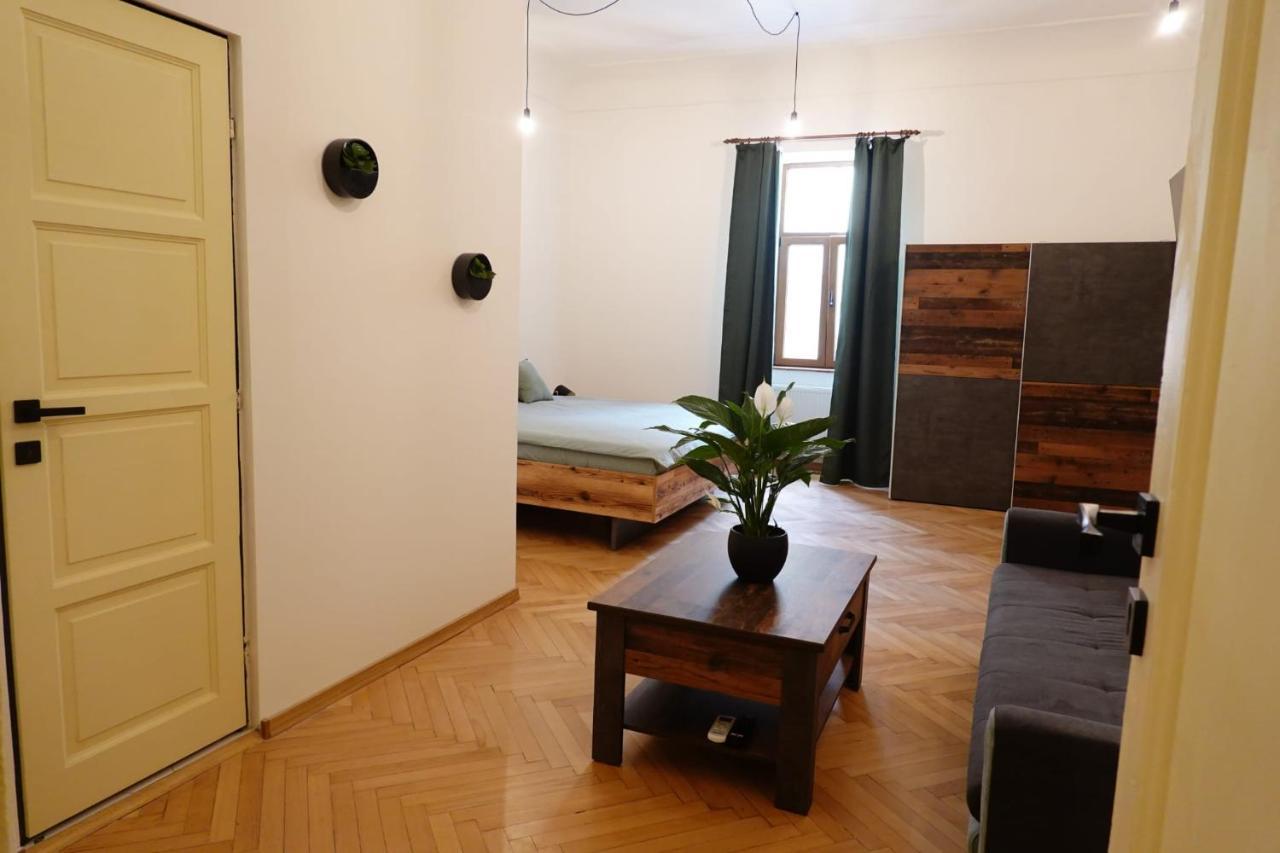 Industrique Home - 3 Bedroom Apartment Timişoara Extérieur photo