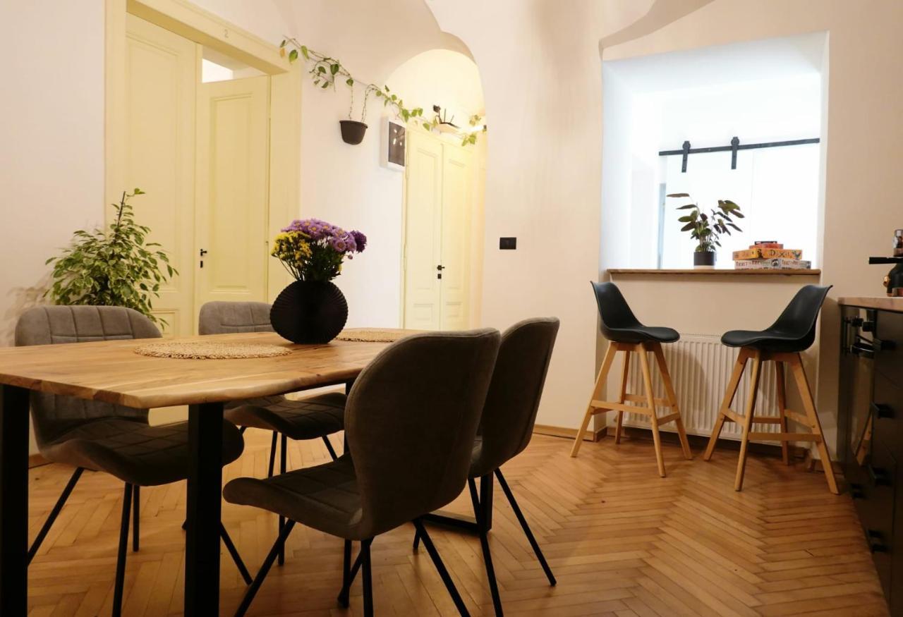 Industrique Home - 3 Bedroom Apartment Timişoara Extérieur photo