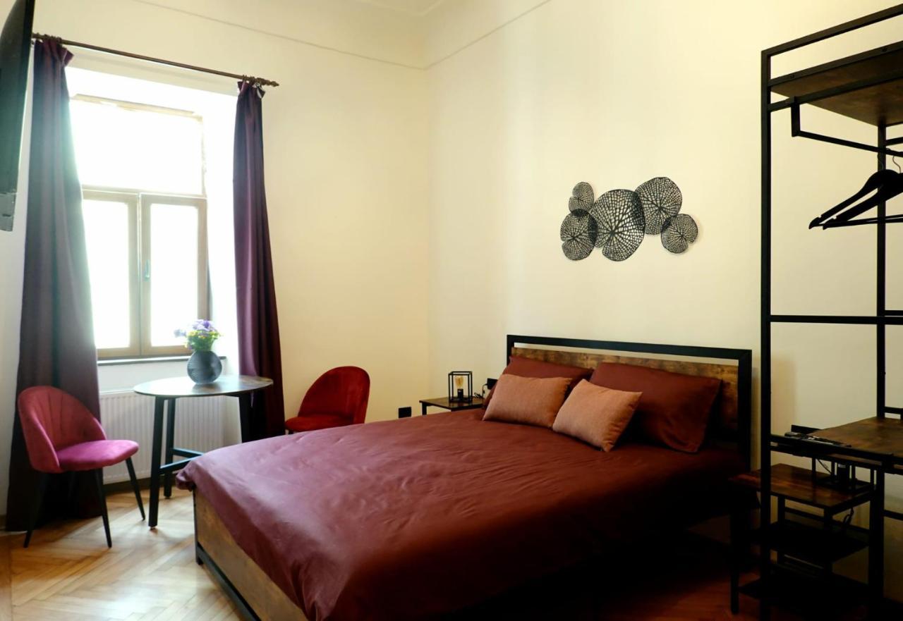 Industrique Home - 3 Bedroom Apartment Timişoara Extérieur photo