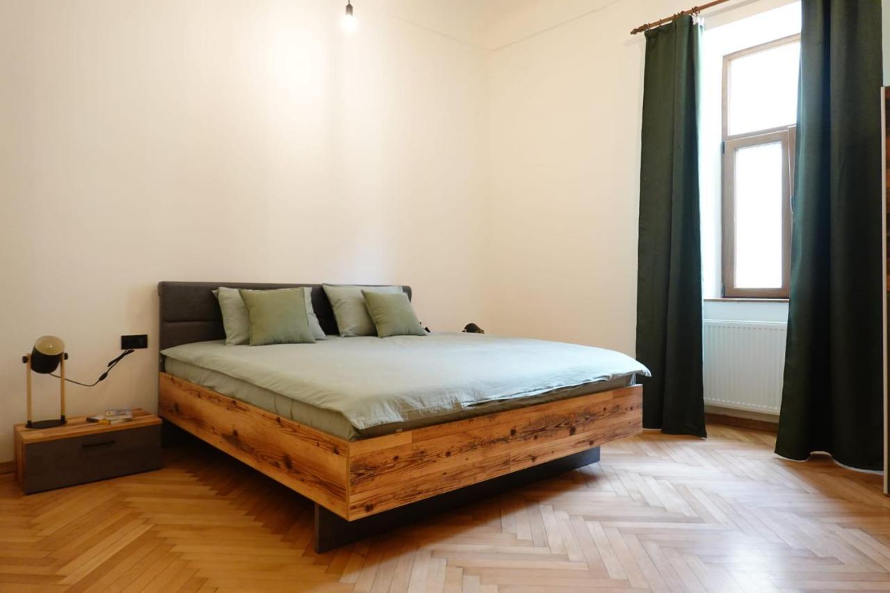 Industrique Home - 3 Bedroom Apartment Timişoara Extérieur photo